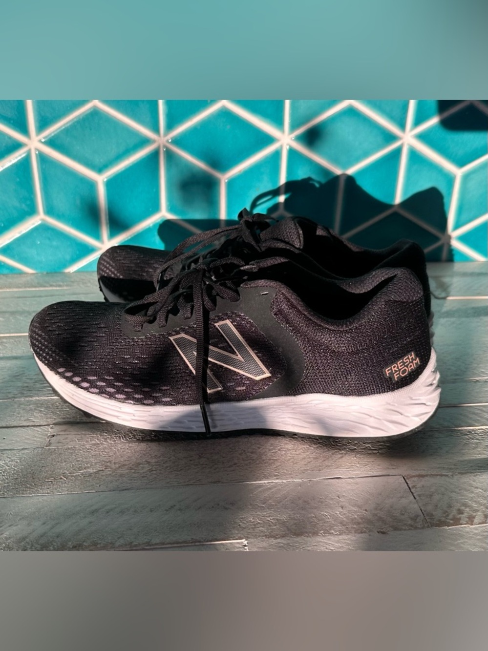 New Balance Arishi Black and White  fresh foam Athletic Sneakers size 7.5